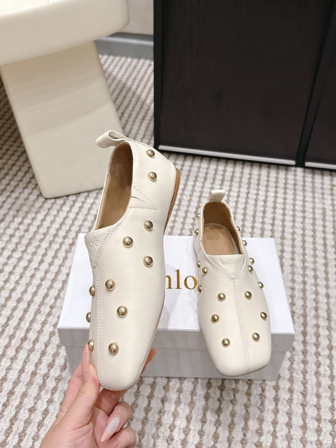 Unknown Chloé2026春夏新款 铆钉 平底 穆勒拖 乐福鞋 单鞋