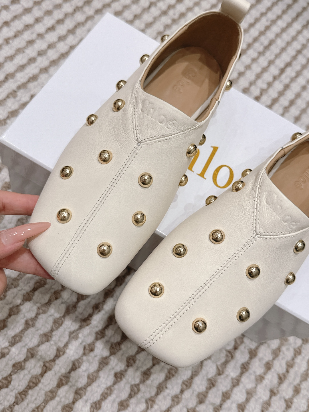 Unknown Chloé2026春夏新款 铆钉 平底 穆勒拖 乐福鞋 单鞋
