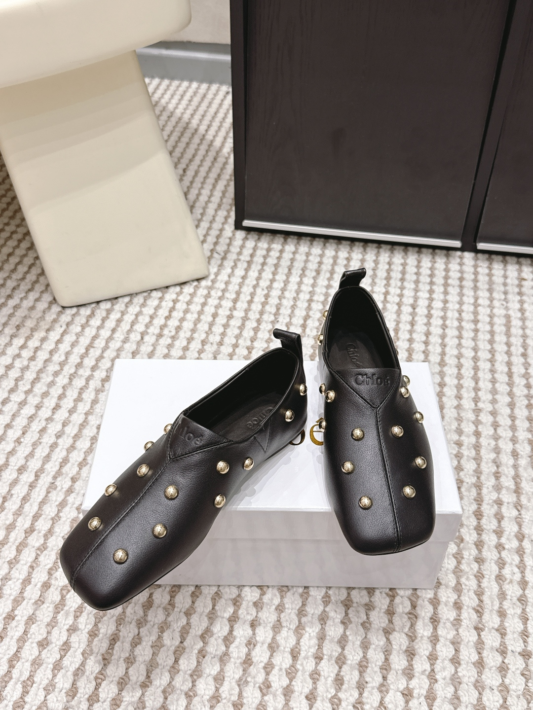 Unknown Chloé2026春夏新款 铆钉 平底 穆勒拖 乐福鞋 单鞋