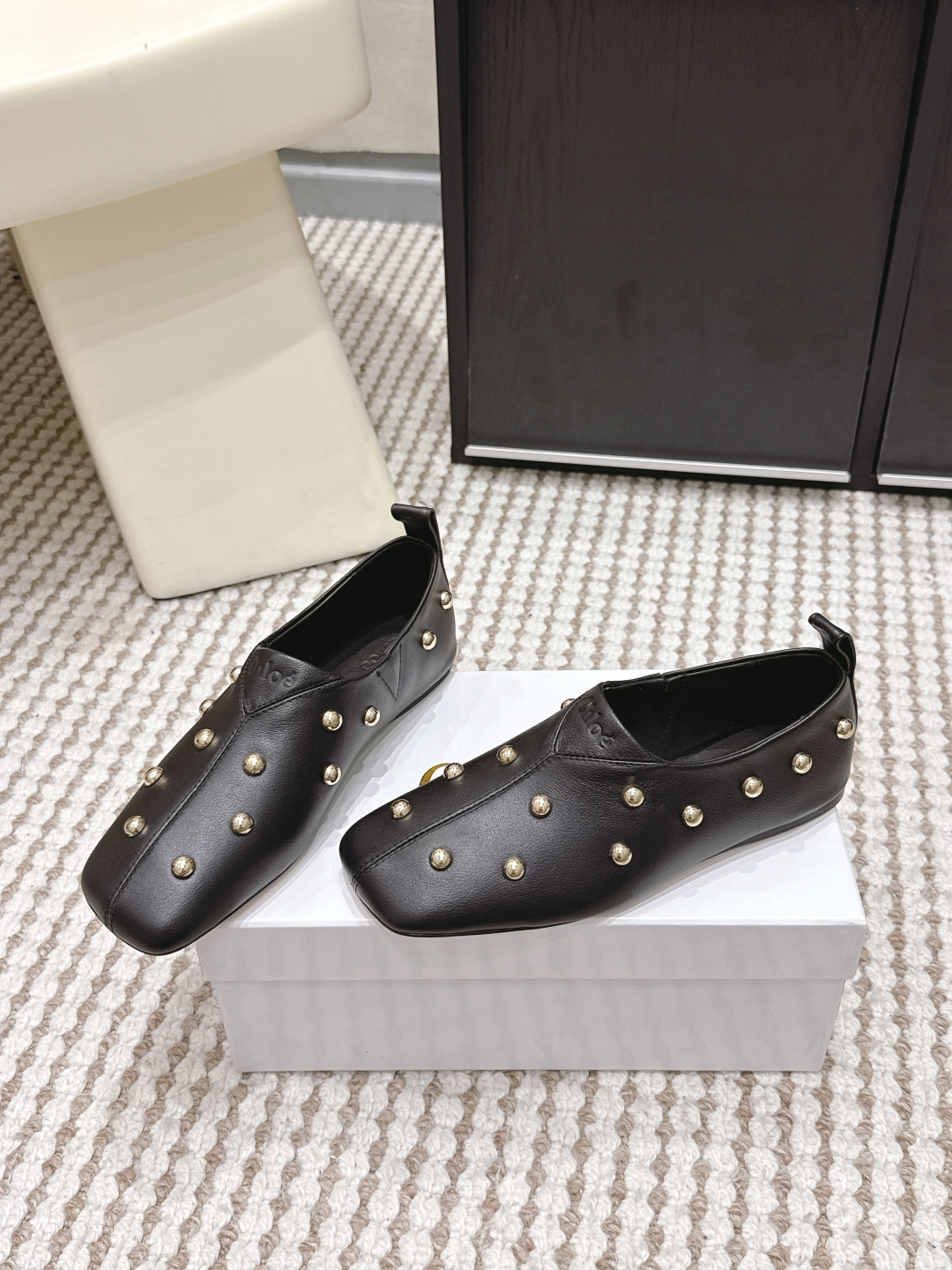 Unknown Chloé2026春夏新款 铆钉 平底 穆勒拖 乐福鞋 单鞋
