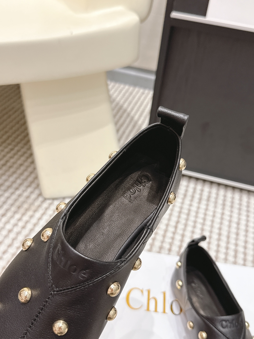 Unknown Chloé2026春夏新款 铆钉 平底 穆勒拖 乐福鞋 单鞋