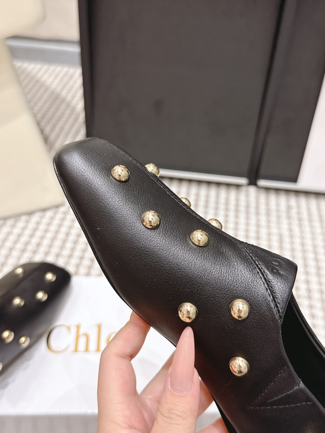 Unknown Chloé2026春夏新款 铆钉 平底 穆勒拖 乐福鞋 单鞋