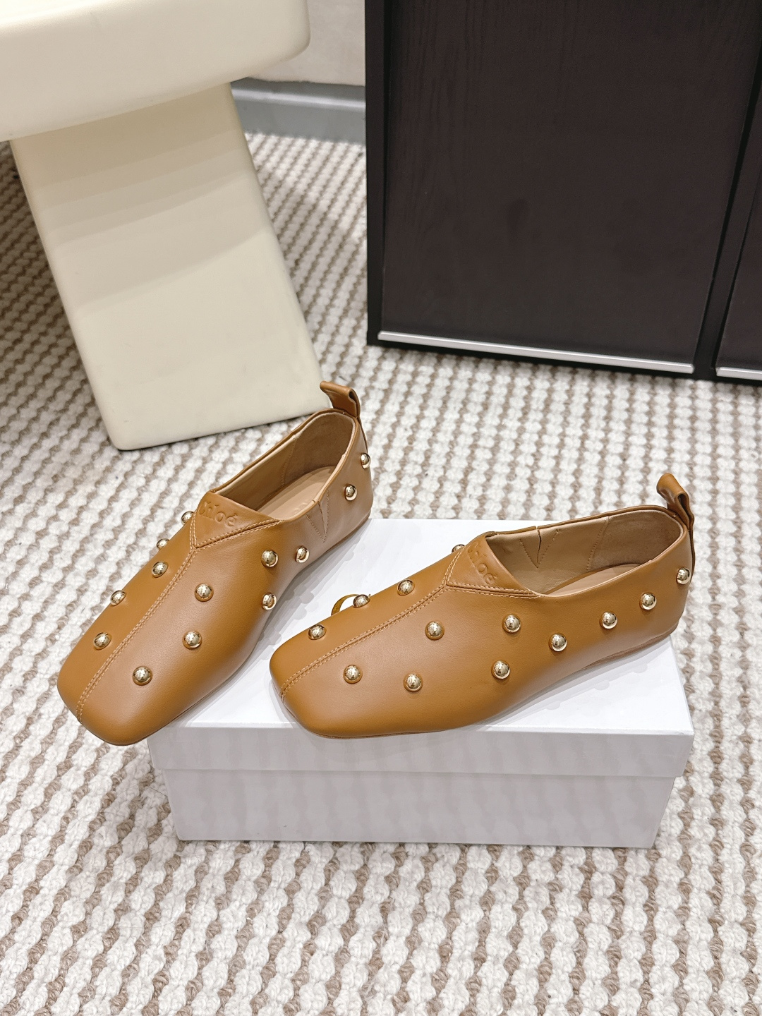 Unknown Chloé2026春夏新款 铆钉 平底 穆勒拖 乐福鞋 单鞋