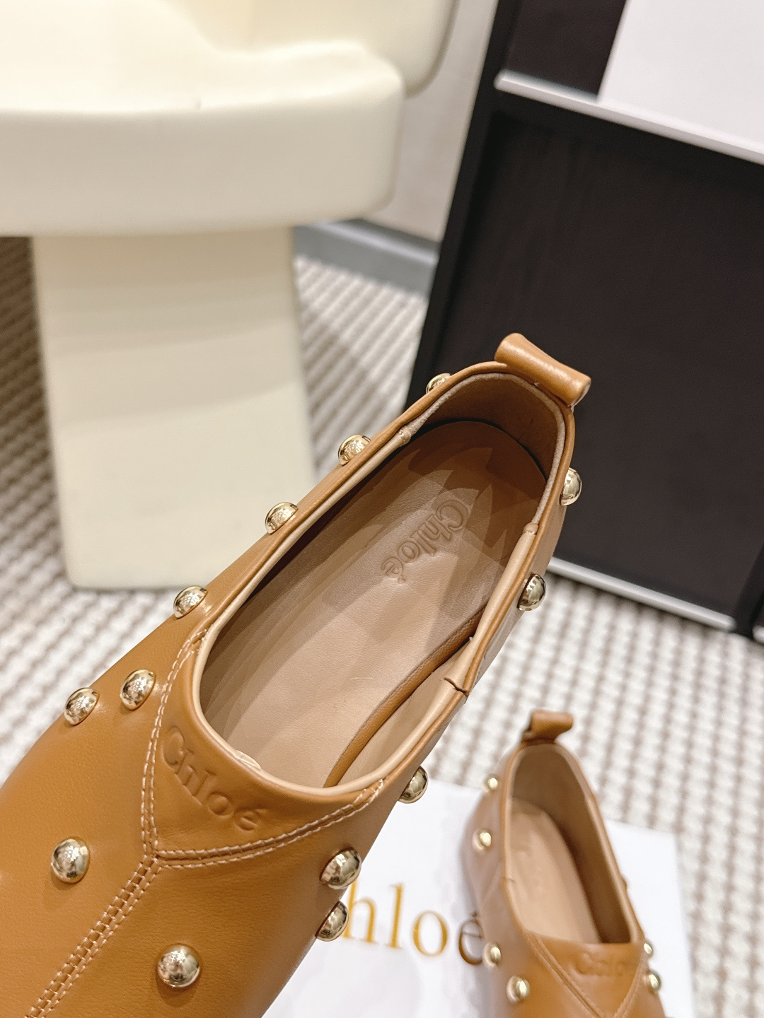 Unknown Chloé2026春夏新款 铆钉 平底 穆勒拖 乐福鞋 单鞋
