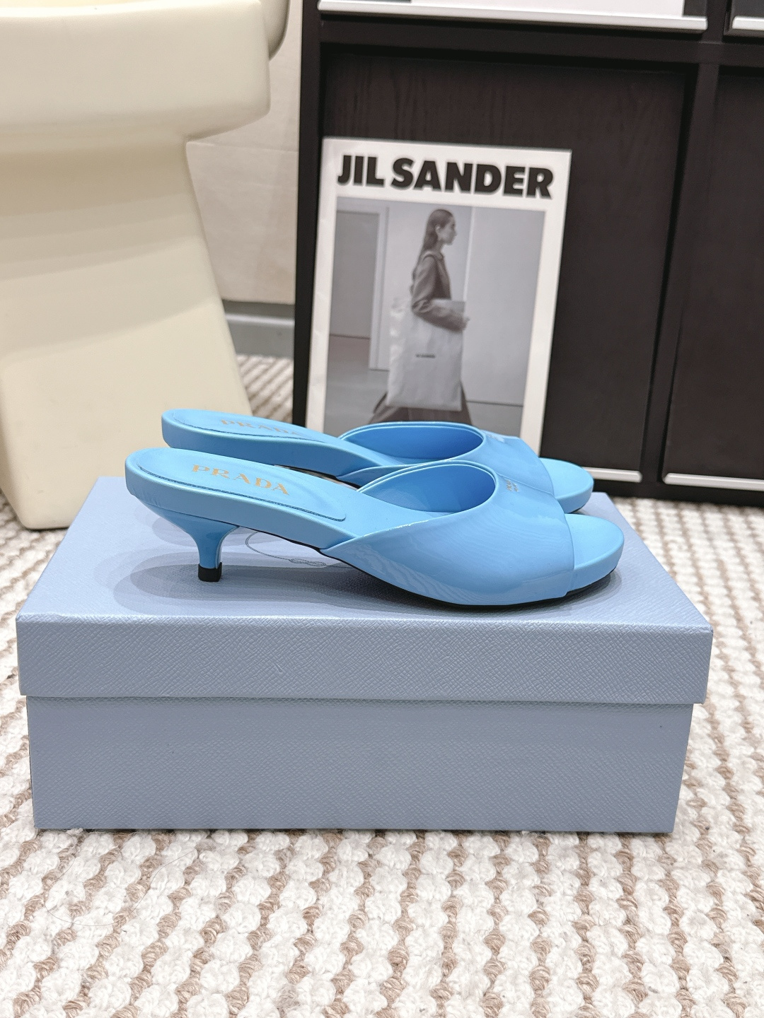 Prada Style Leather Women's Shoes style reference detail image 2 from source 784849