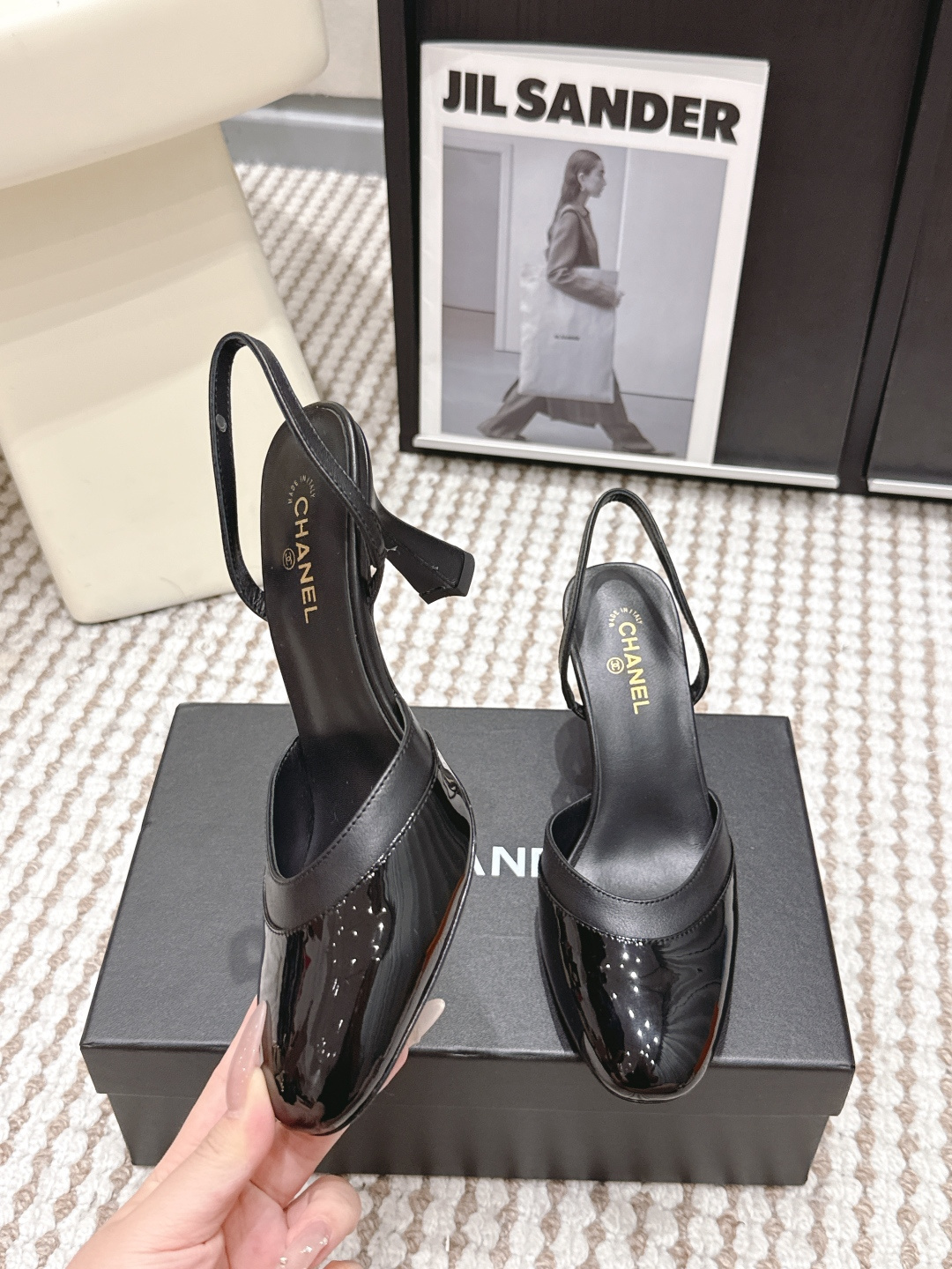 CHANEL小香 26ss 早春新款 后空大方头跟鞋，复古法式优雅感，高级感十足 香奶奶后空玛丽珍凉鞋，