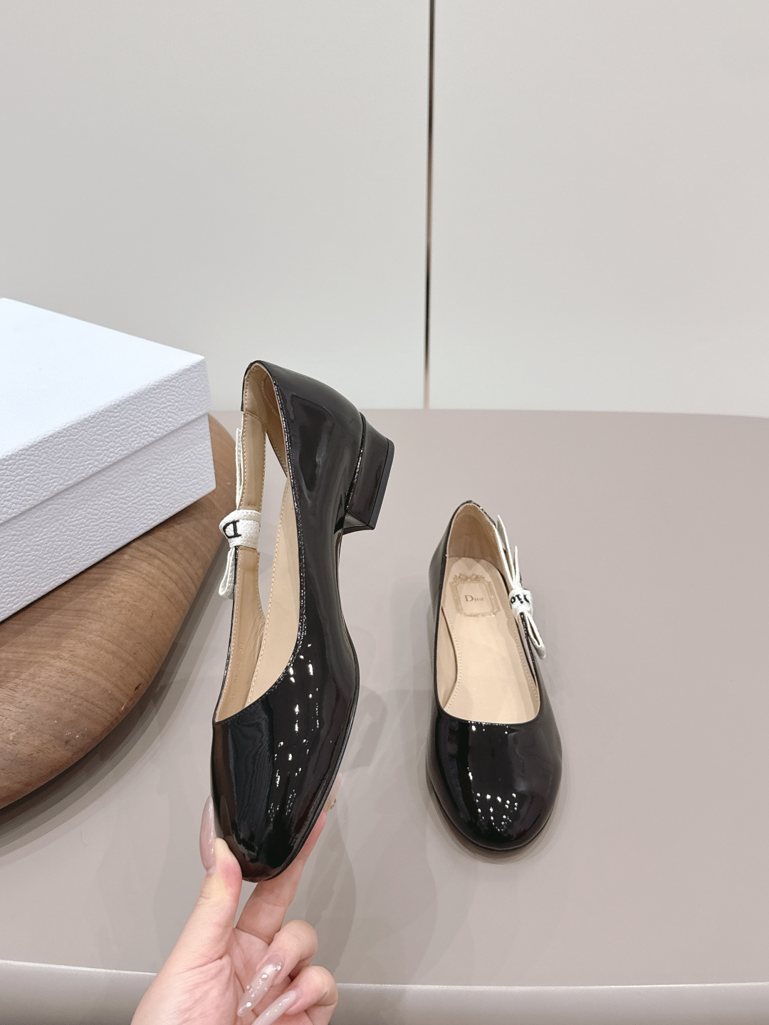 Dior Style Leather Women's Shoes style reference detail image 4 from source 784957