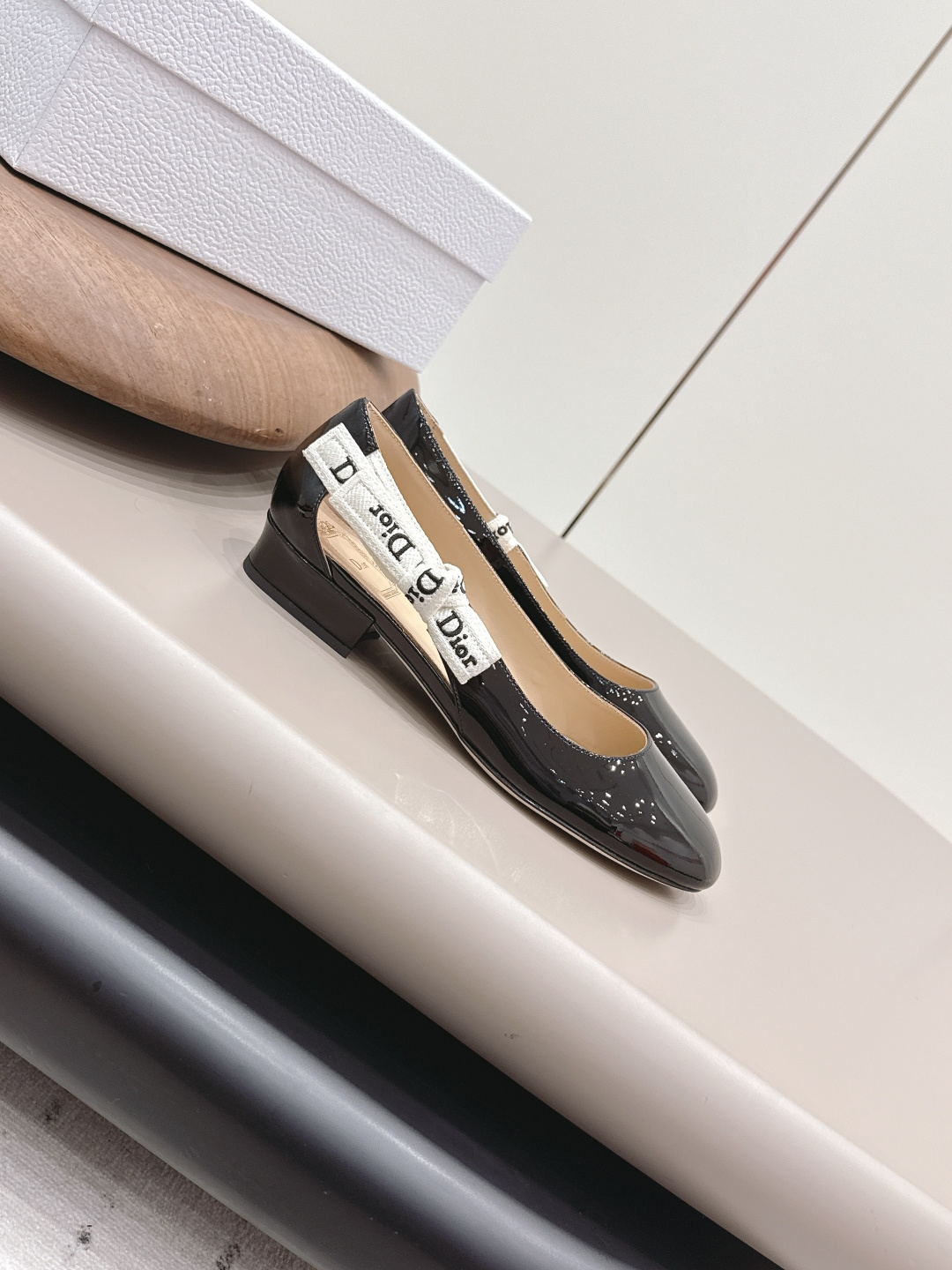 Dior Style Leather Women's Shoes style reference detail image 3 from source 784957