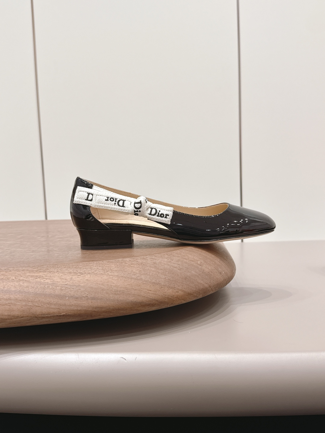 Dior Style Leather Women's Shoes style reference detail image 5 from source 784957