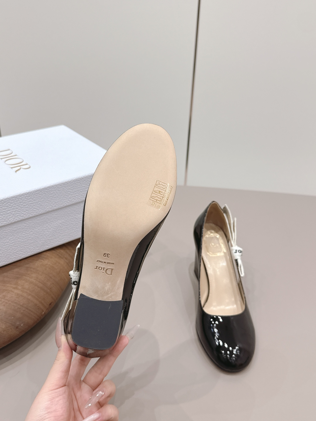 Dior Style Leather Women's Shoes style reference detail image 9 from source 784956