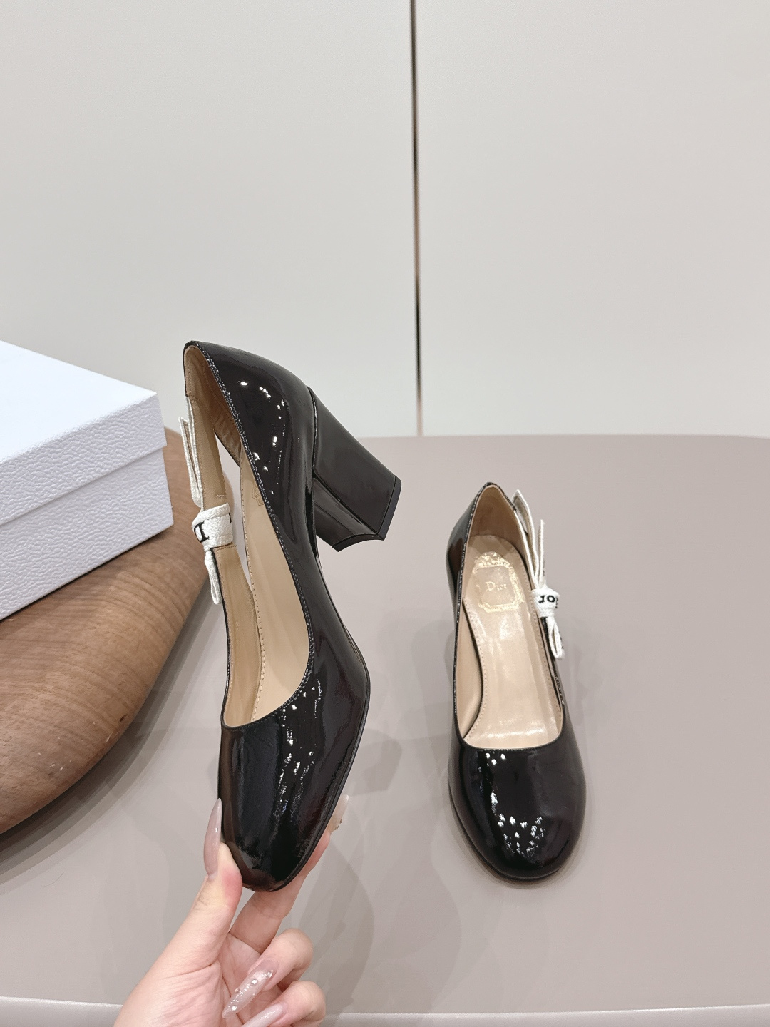 Dior Style Leather Women's Shoes style reference detail image 4 from source 784956