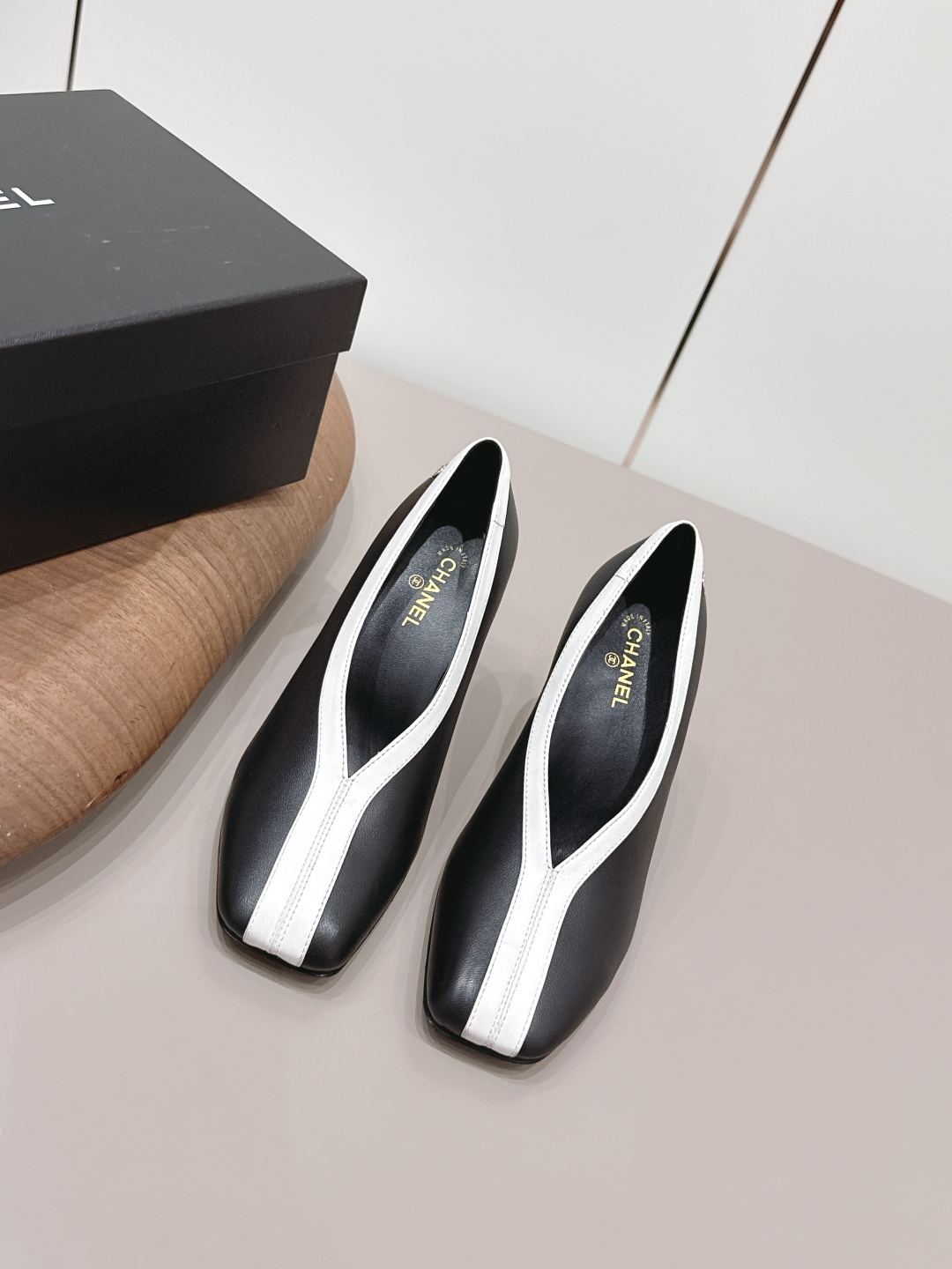 Chanel Style Leather Women's Shoes Lookbook Reference image 1