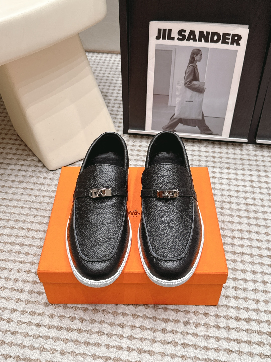 Черные лоферы с декоративной пряжкой Hermès