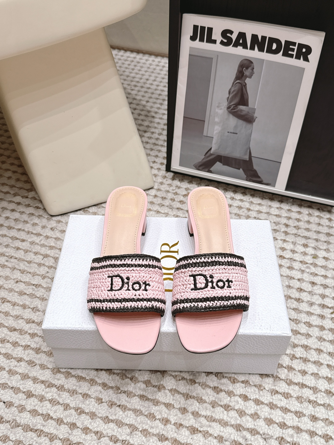 Женские шлепанцы Dior из рафии и кожи