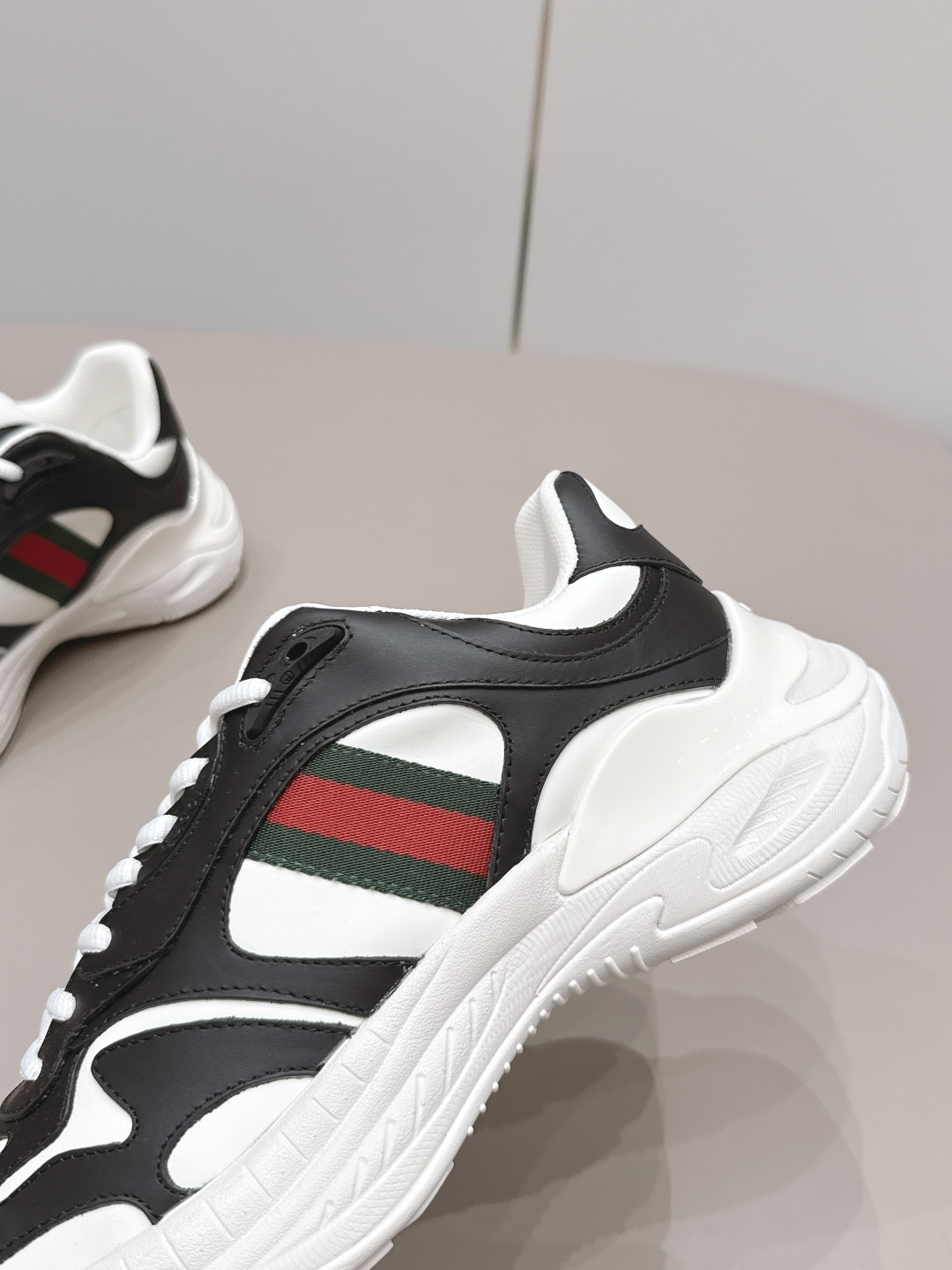 Gucci Bag Collection crafted with premium materials and signature design 7