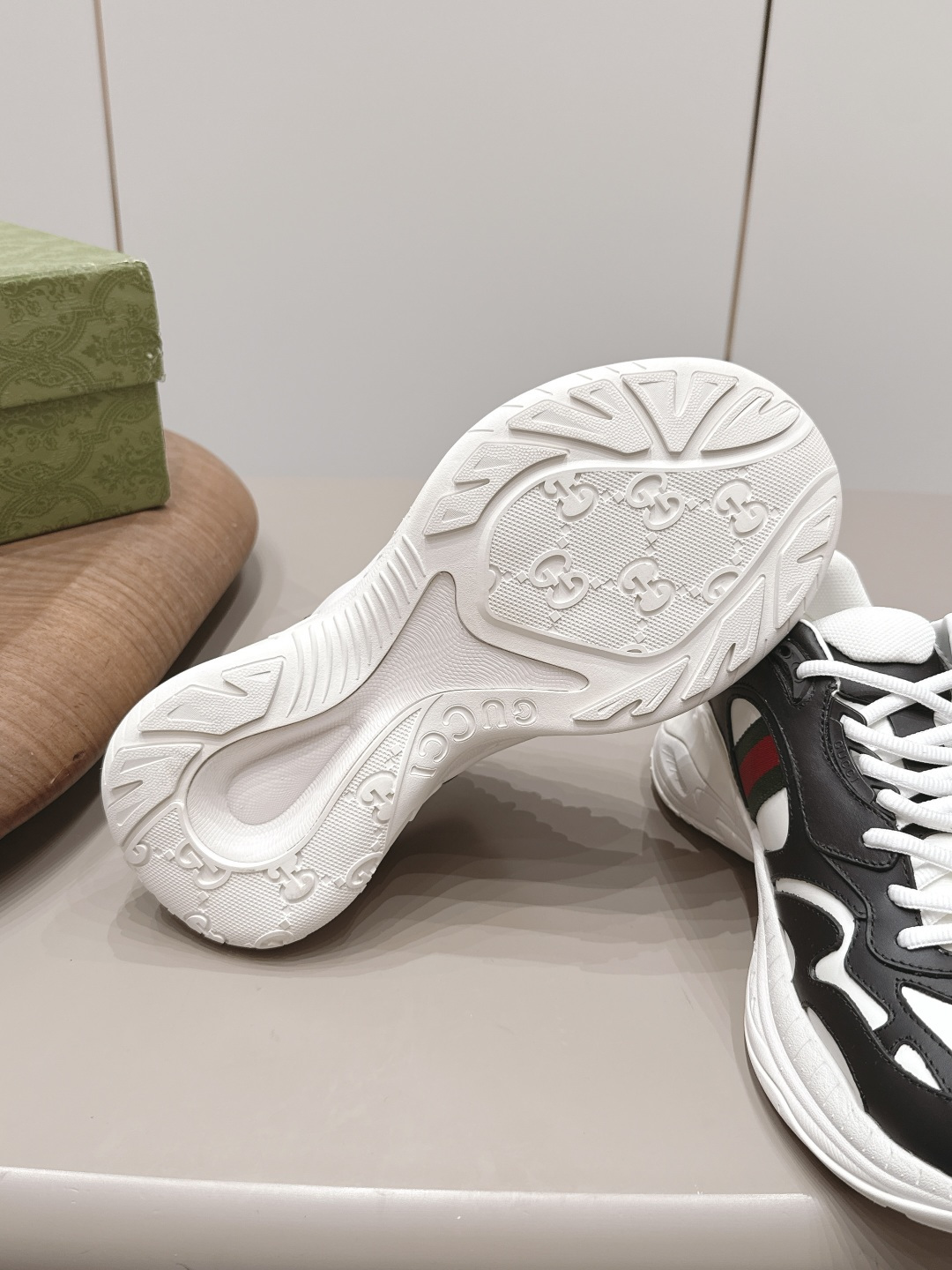 Gucci Bag Collection crafted with premium materials and signature design 9