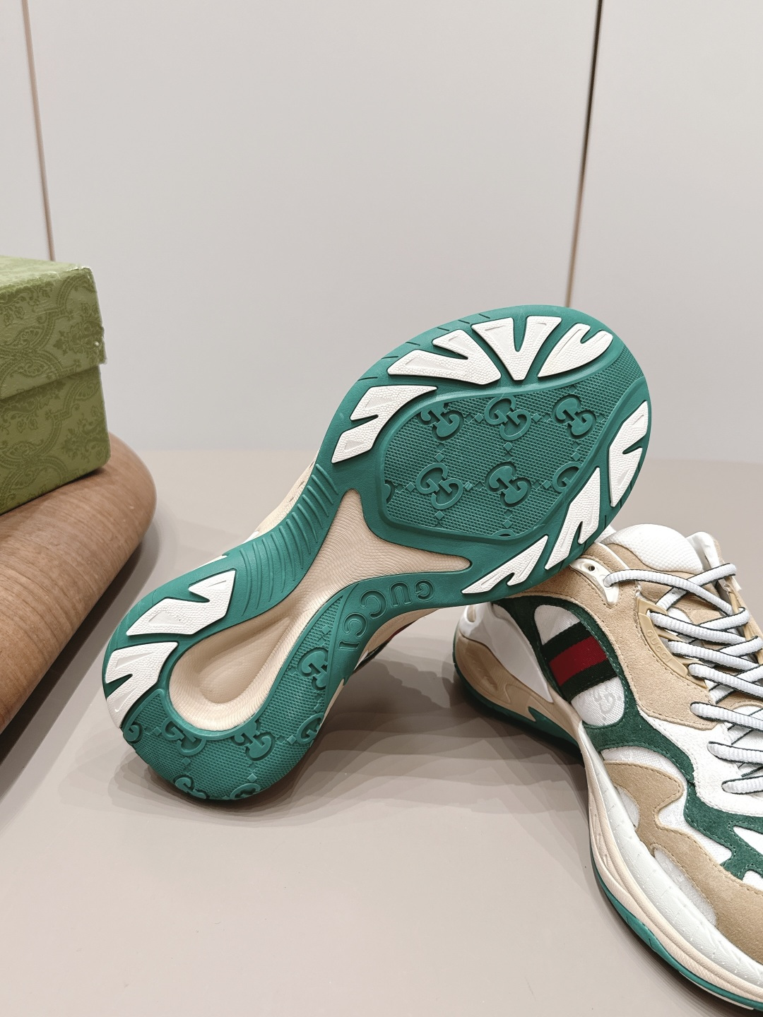 Gucci Bag Collection crafted with premium materials and signature design 9