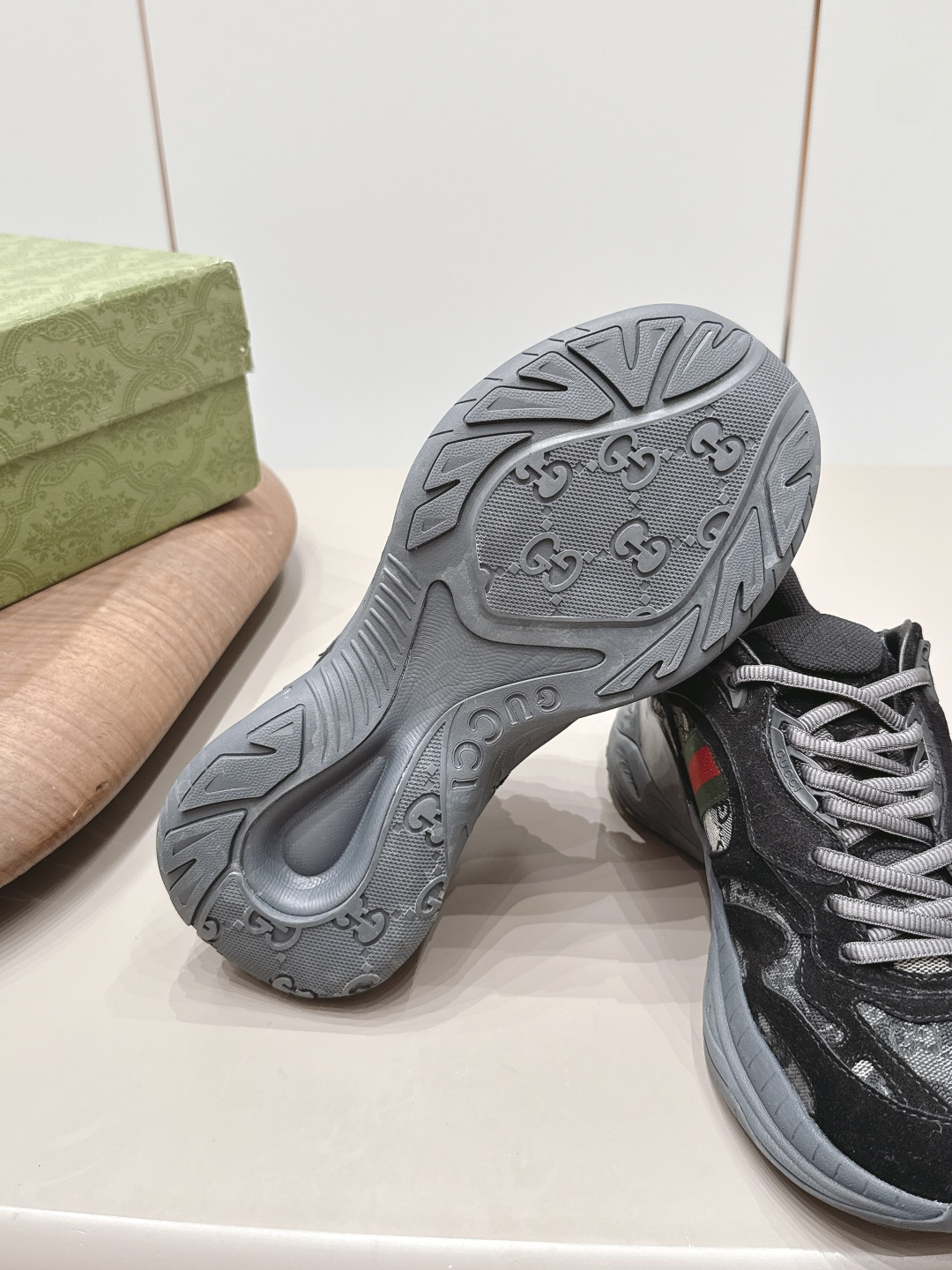 Gucci Bag Collection crafted with premium materials and signature design 9