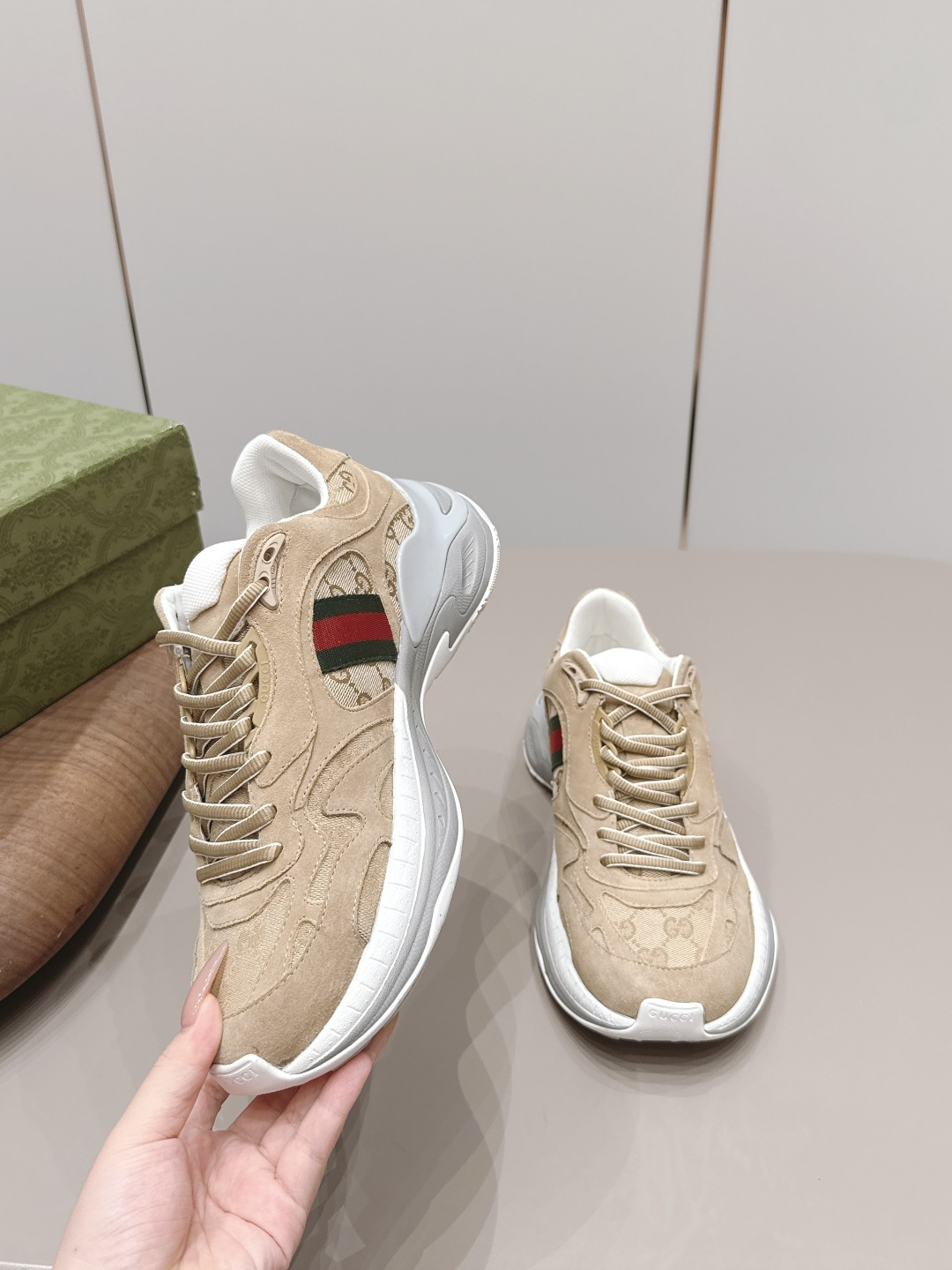 Gucci Bag Collection crafted with premium materials and signature design 4