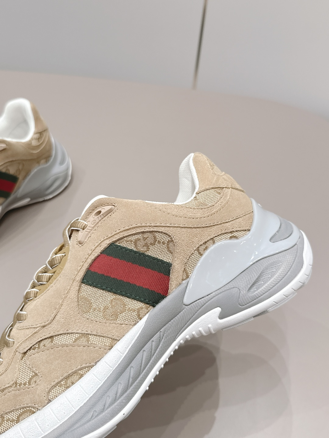 Gucci Bag Collection crafted with premium materials and signature design 7
