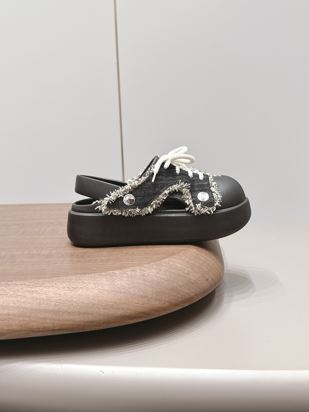 Chanel Beige Leather Women's Shoes Women's Shoes Women's Shoes detail image 5 from source 786025