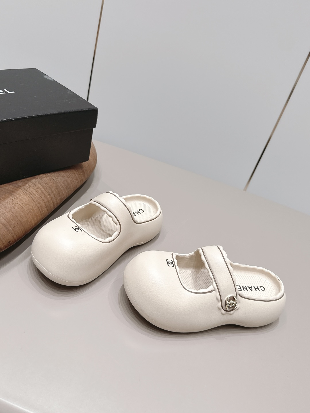 Chanel Style Beige Leather Women's Shoes Women's Shoes Women's Shoes detail image 2 from source 786022