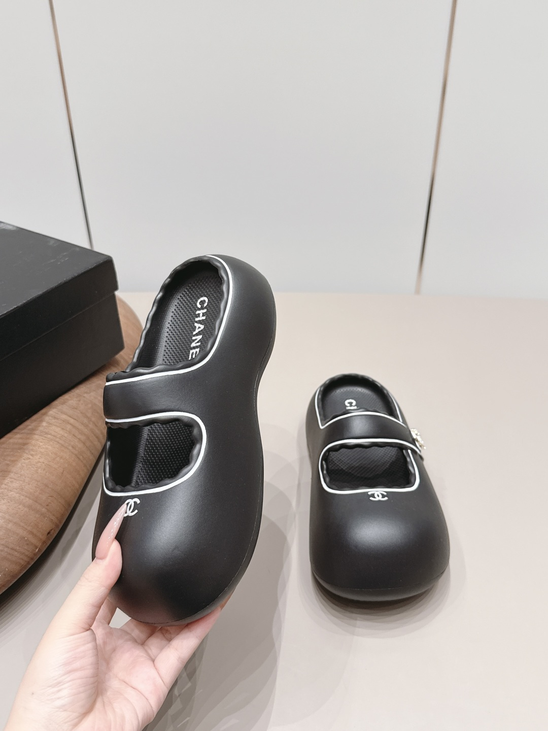 Chanel Style Beige Leather Women's Shoes Women's Shoes Women's Shoes detail image 4 from source 786024