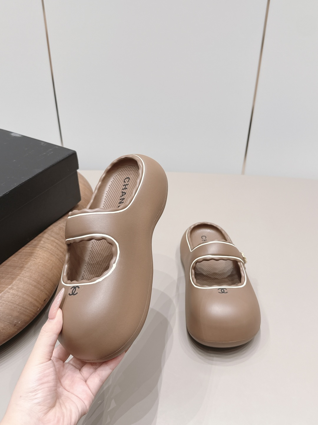 Chanel Style Beige Leather Women's Shoes Women's Shoes Women's Shoes detail image 4 from source 786023