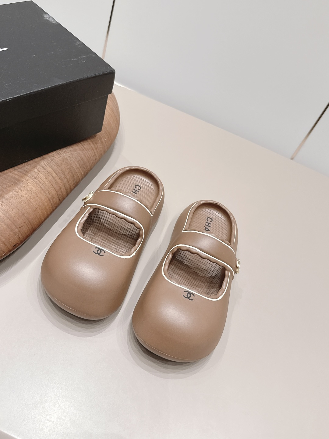 Chanel Style Beige Leather Women's Shoes Women's Shoes Women's Shoes detail image 1 from source 786023