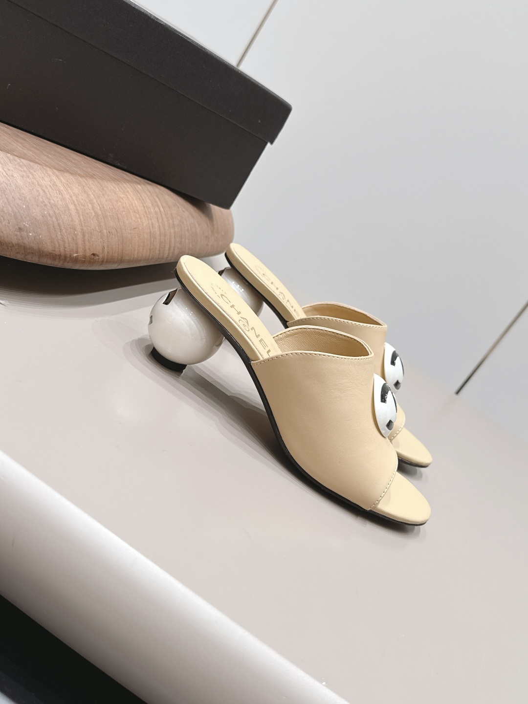 Chanel Classic Luxury Leather Shoe Loafer Ref 3