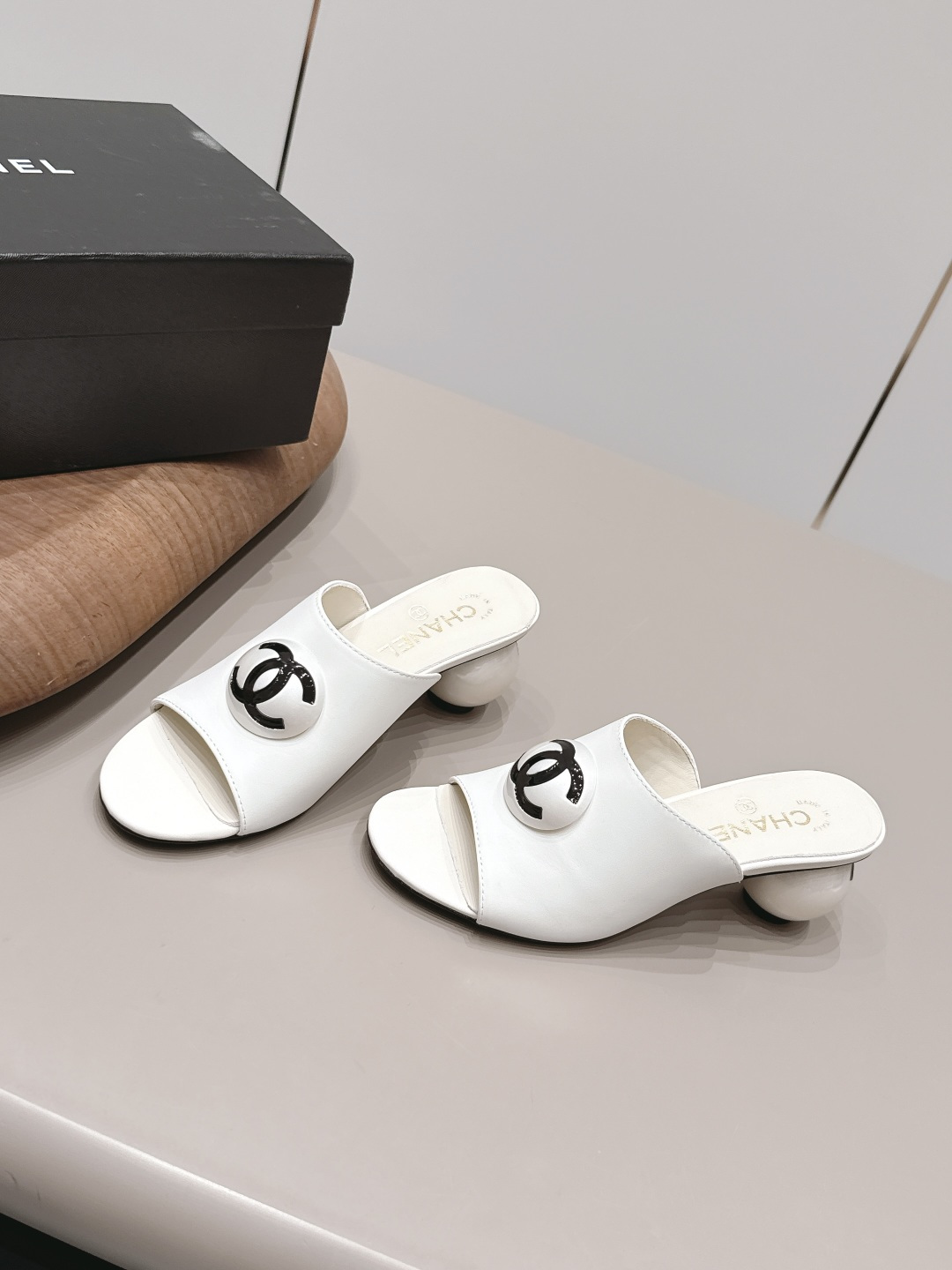 Chanel Classic Luxury Leather Shoe Loafer Ref.9331C635 2