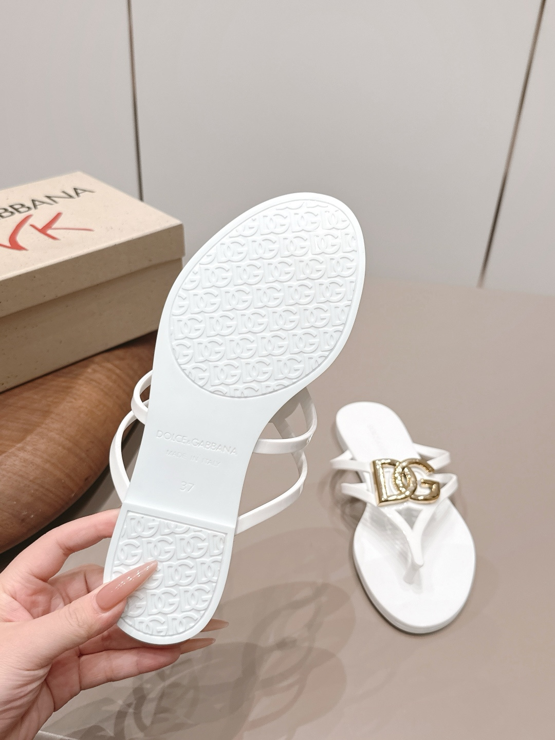 Dolce & Gabbana Haute Couture Classic Luxury Leather Shoe Ref 9
