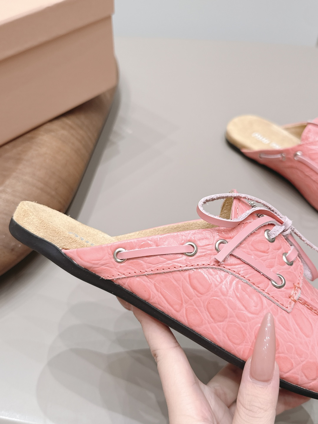 Miu Miu Haute Couture Classic Luxury Leather Shoe Ref.581B1785 8