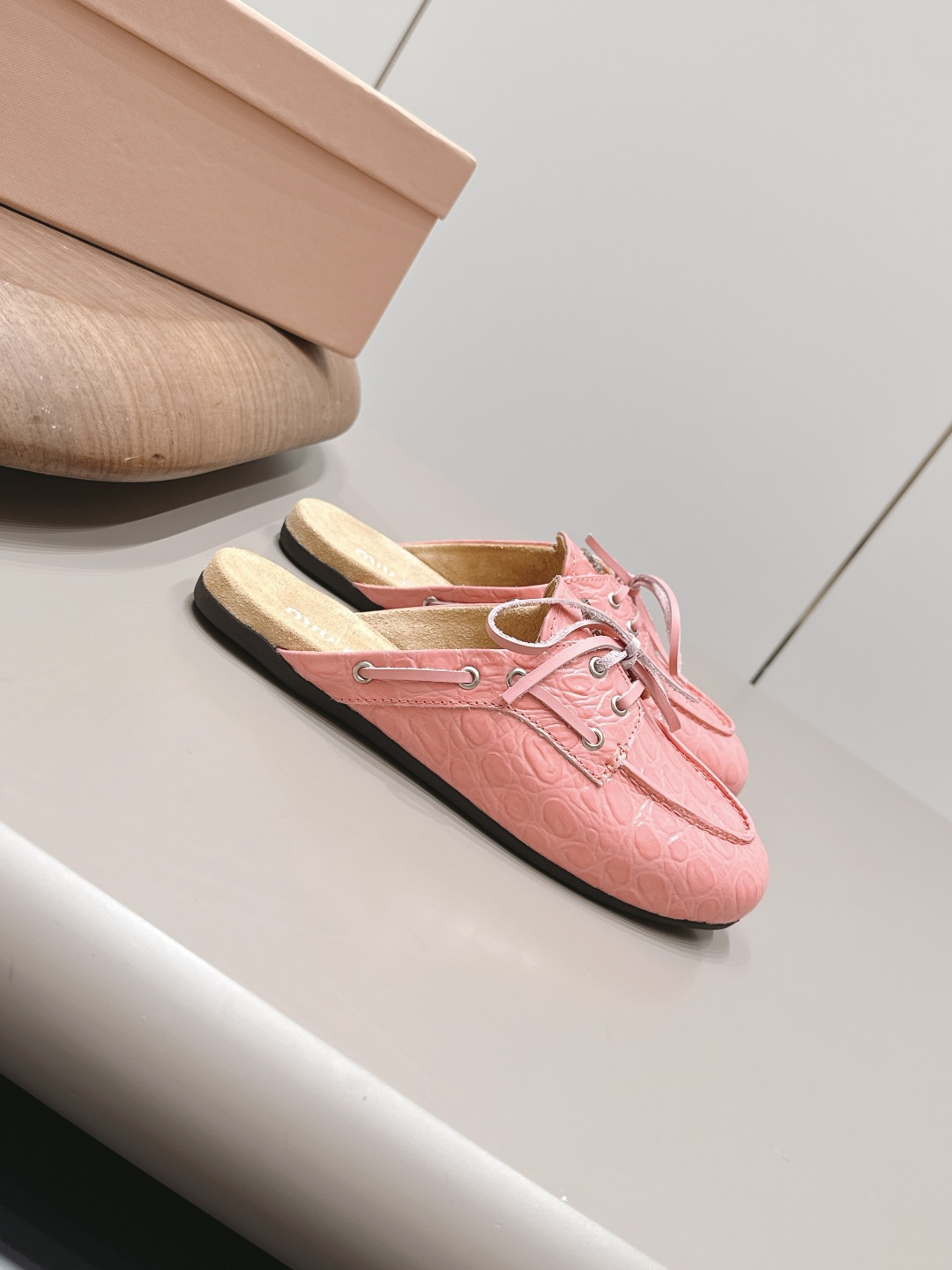 Miu Miu Haute Couture Classic Luxury Leather Shoe Ref.581B1785 3