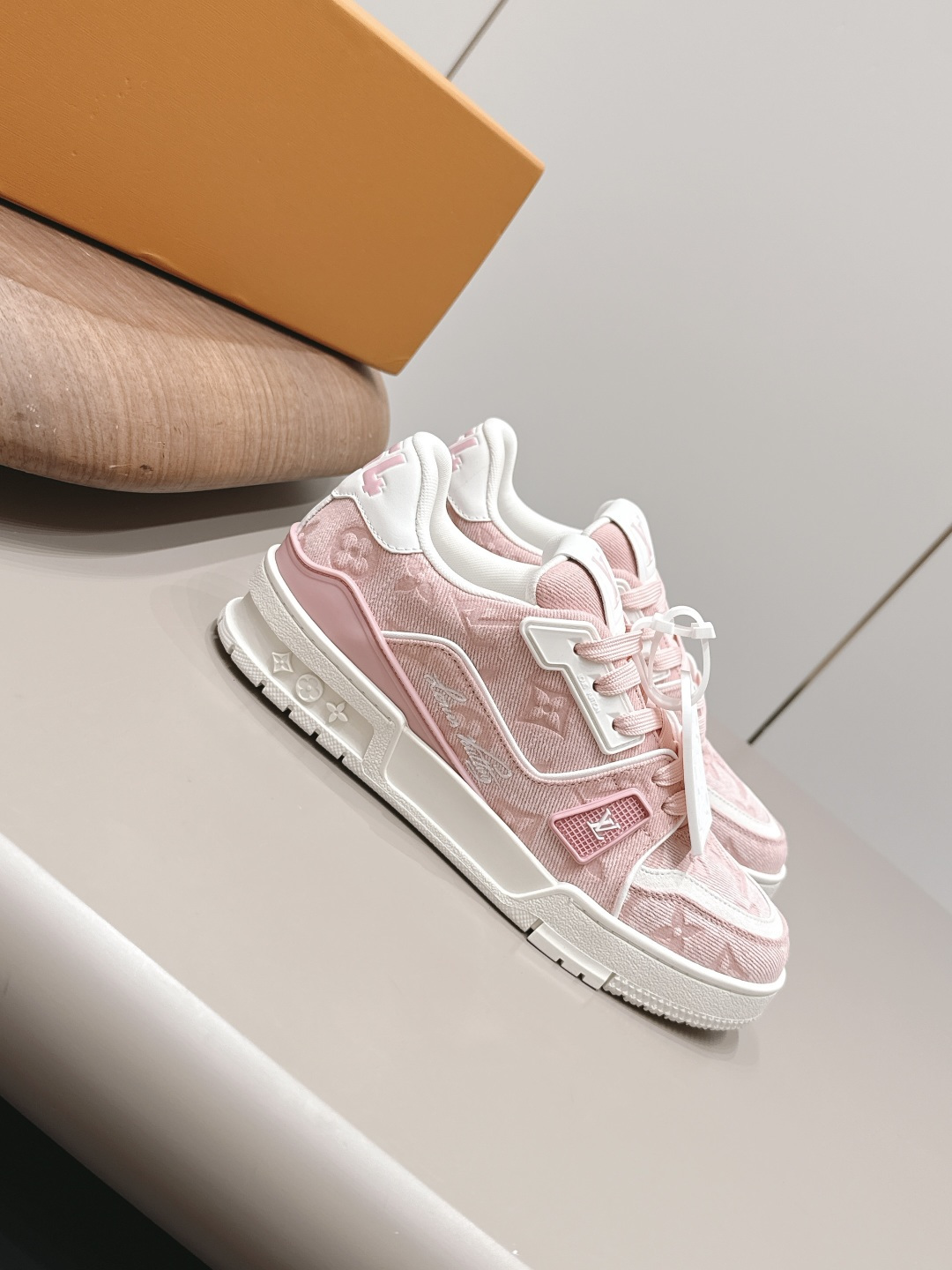 casual shoes 3