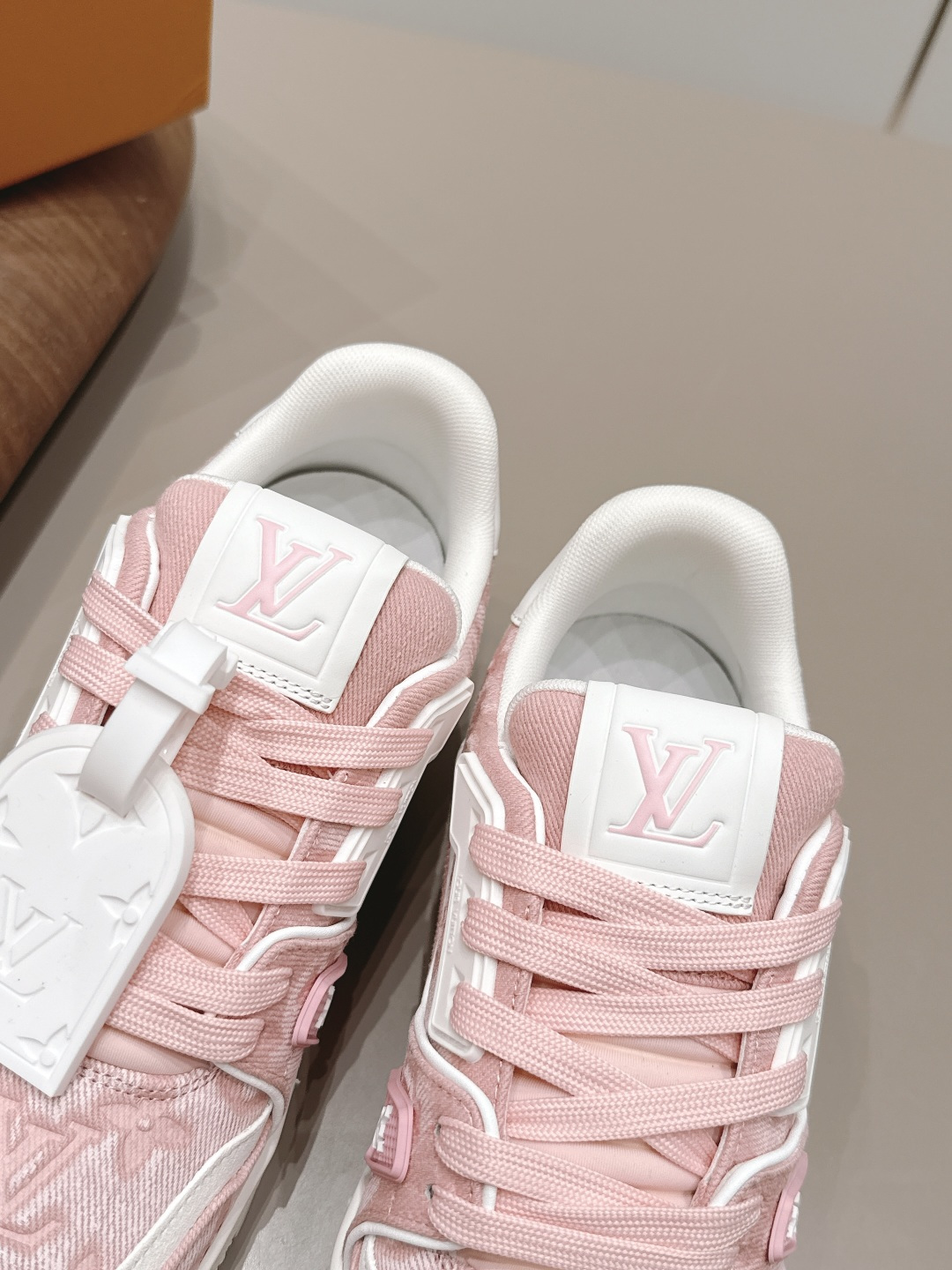 casual shoes 7