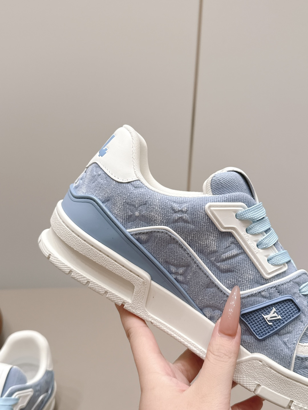casual shoes 7