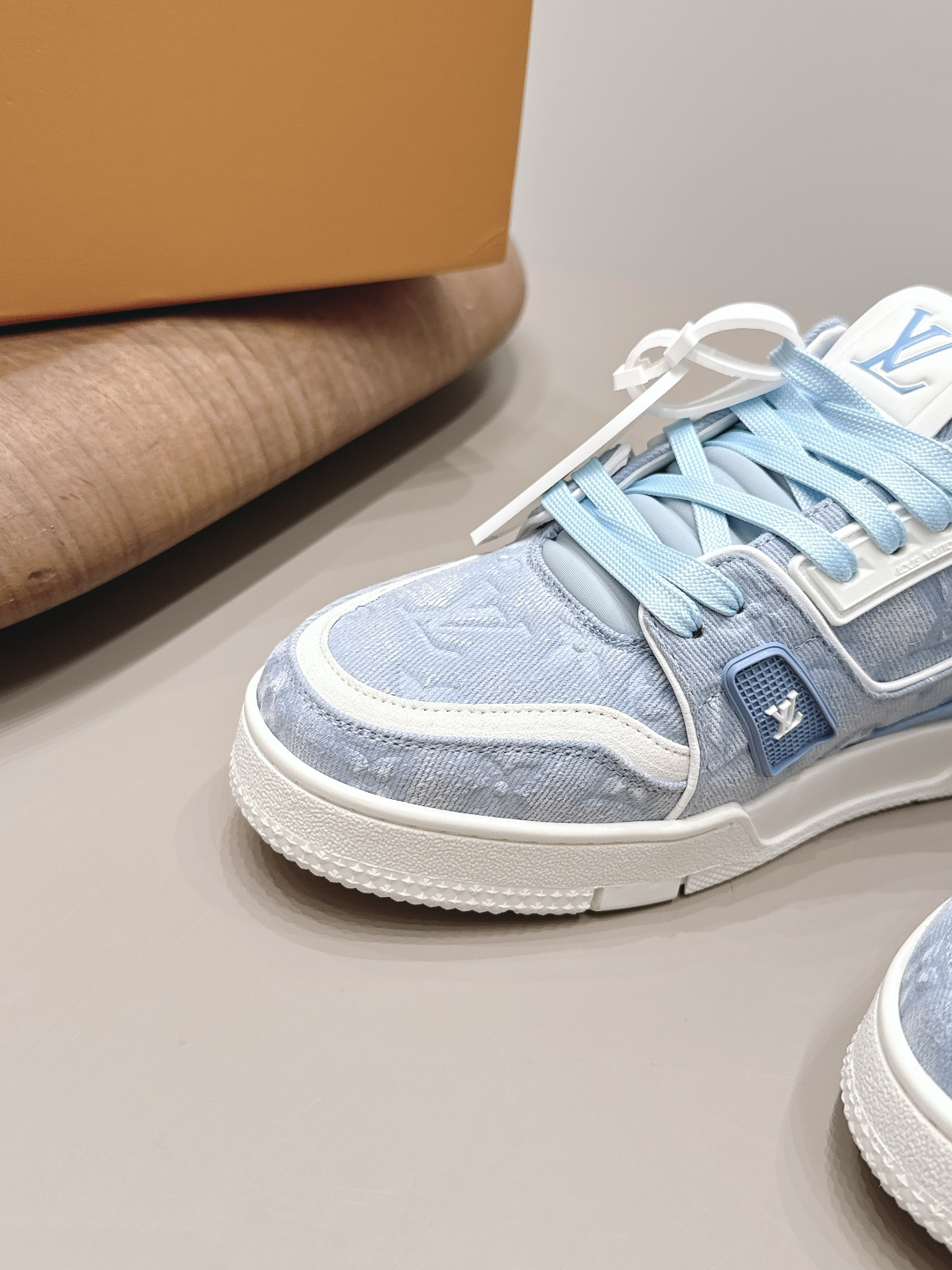 casual shoes 6