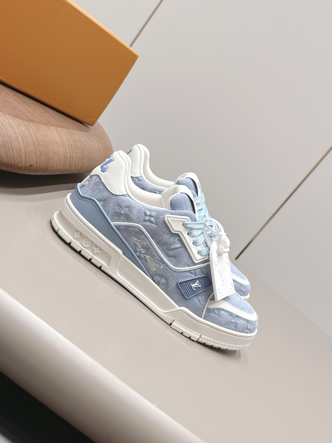 casual shoes 3