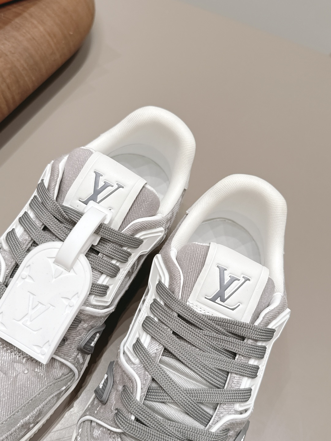 casual shoes 8
