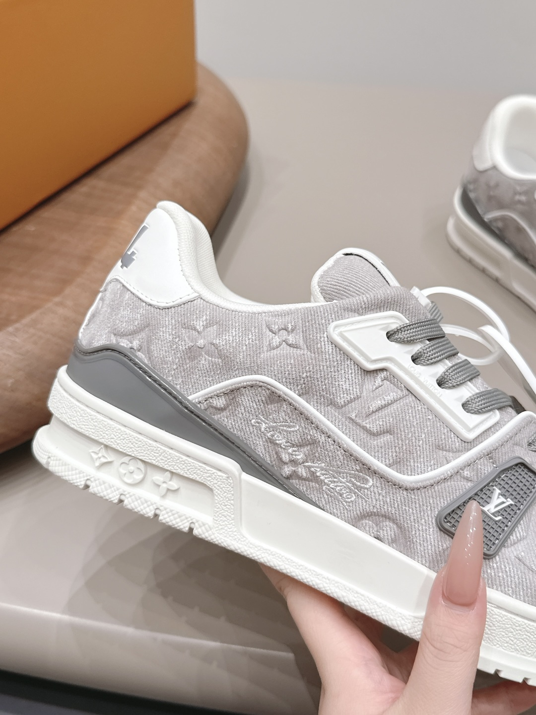 casual shoes 7