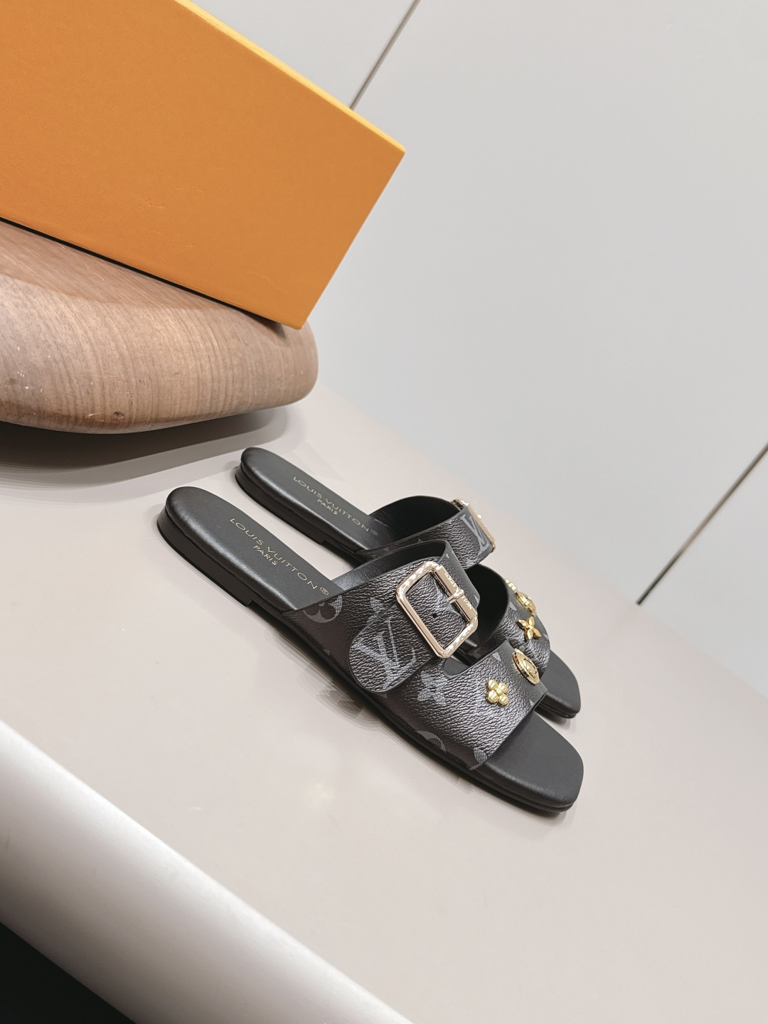 Louis Vuitton Luxury Footwear Collection 3