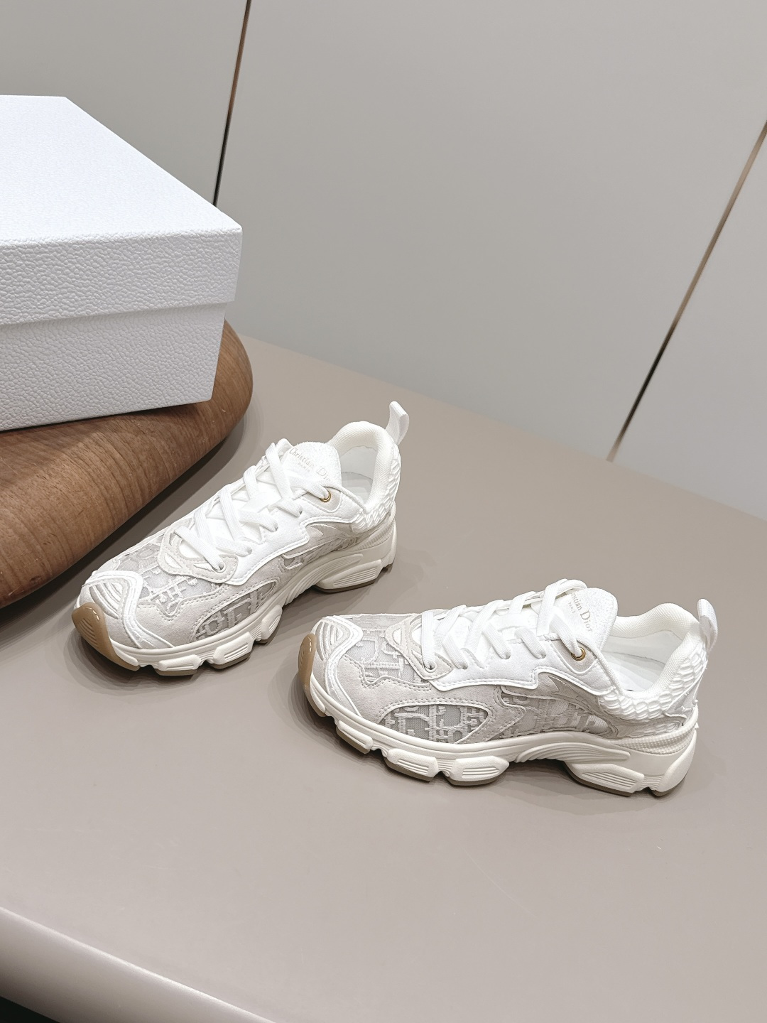 马吉拉 Maison Margiela 高级成衣风衣外套及大衣服饰 #55E7CBAD 2