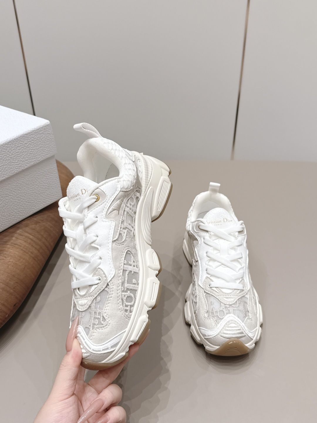 马吉拉 Maison Margiela 高级成衣风衣外套及大衣服饰 #55E7CBAD 4