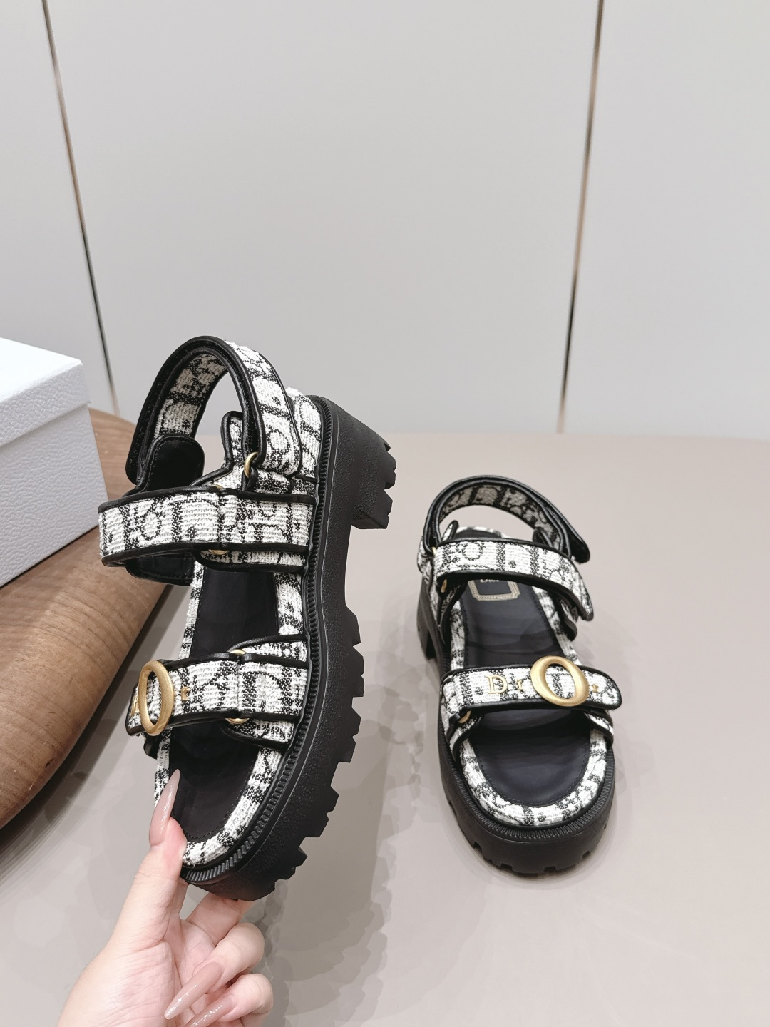 Dior 迪奥 26vs春夏爆款凉鞋系列 4