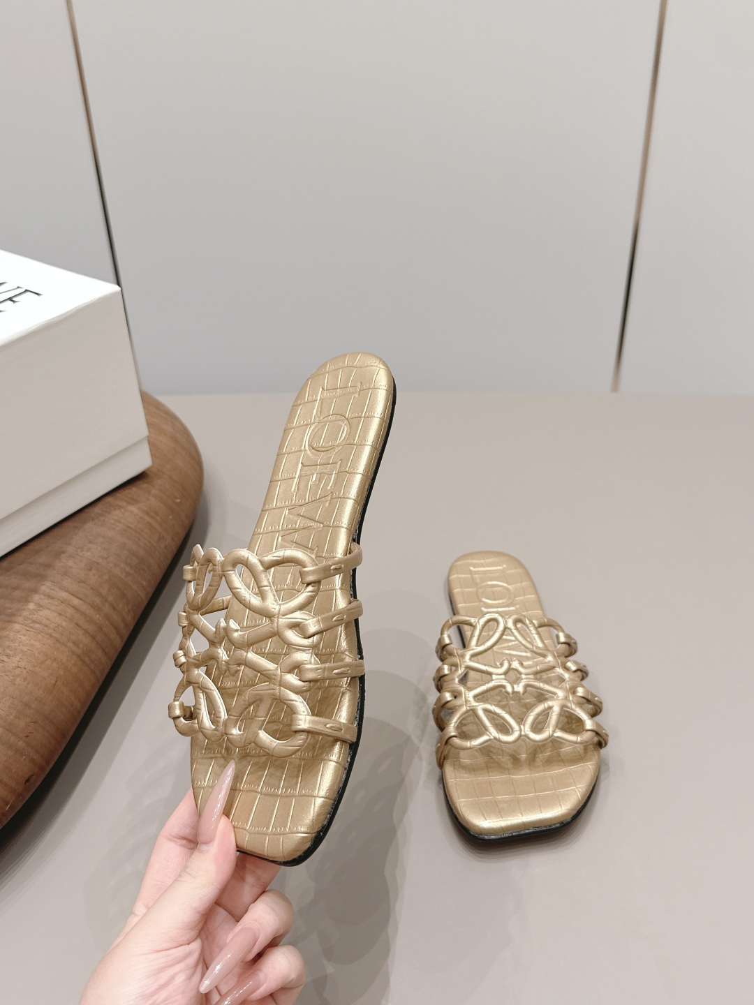 Valentino Classic Luxury Leather Shoe Loafer Ref 4