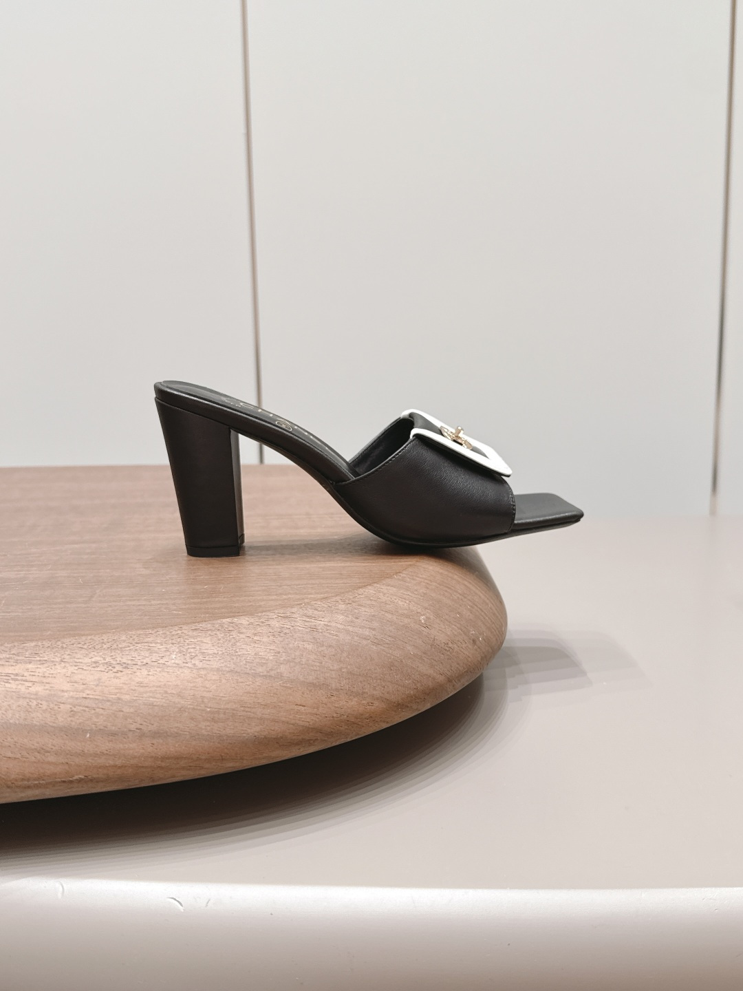 Chanel Classic Luxury Leather Shoe Loafer Ref.604576FE 5