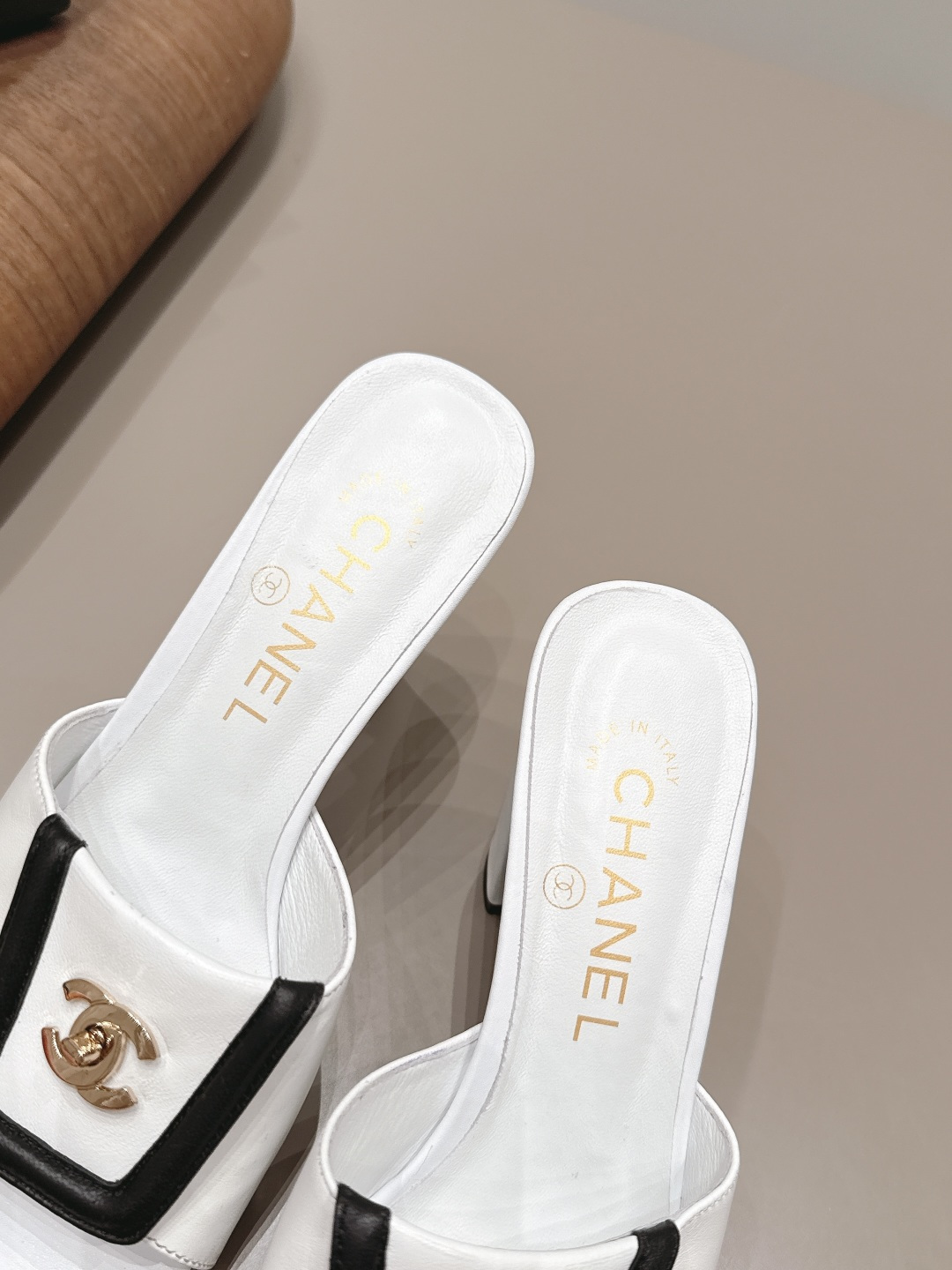 Chanel Classic Luxury Leather Shoe Loafer Ref.89772D09 8