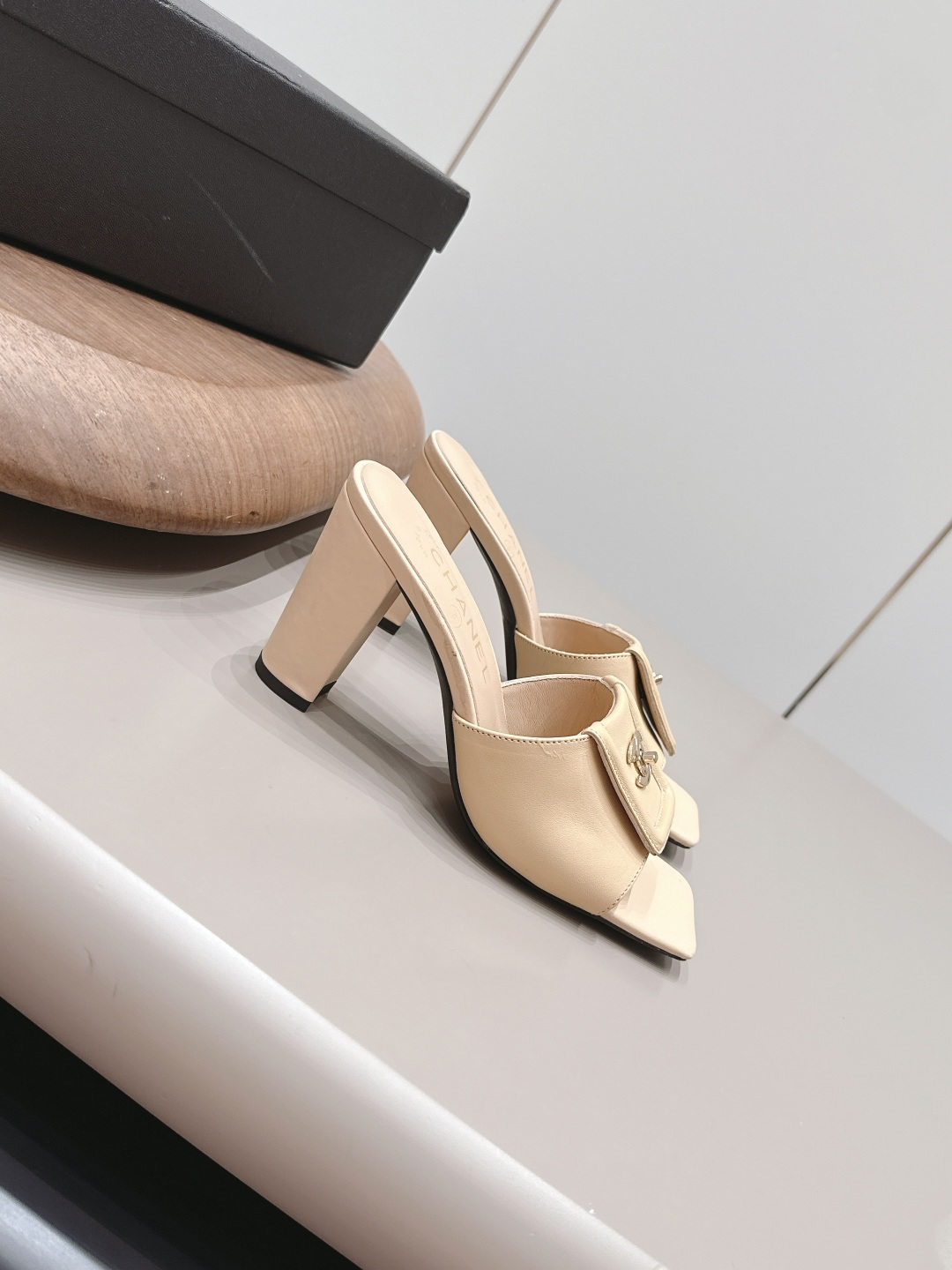 Chanel Classic Luxury Leather Shoe Loafer Ref.42B1B56F 3