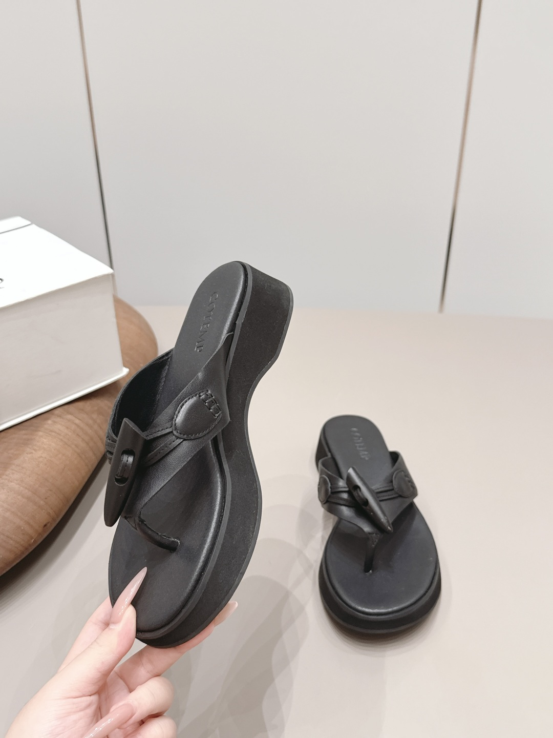 Fendi Classic Luxury Leather Shoe Loafer Ref.98B638E0 4